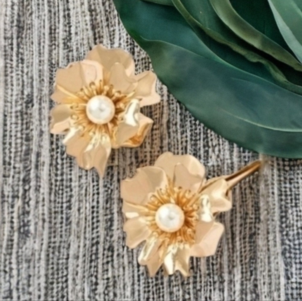 Anthropologie Gold Flower Pearl Center Clip-On Earrings